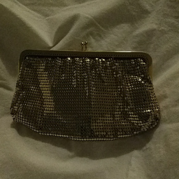 Fun Felix Rey New York Gold Clutch with Red Heart - Picture 2 of 3